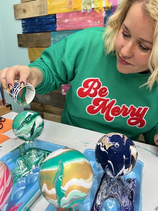 Tamara Bennett Paint Pouring on Ornaments