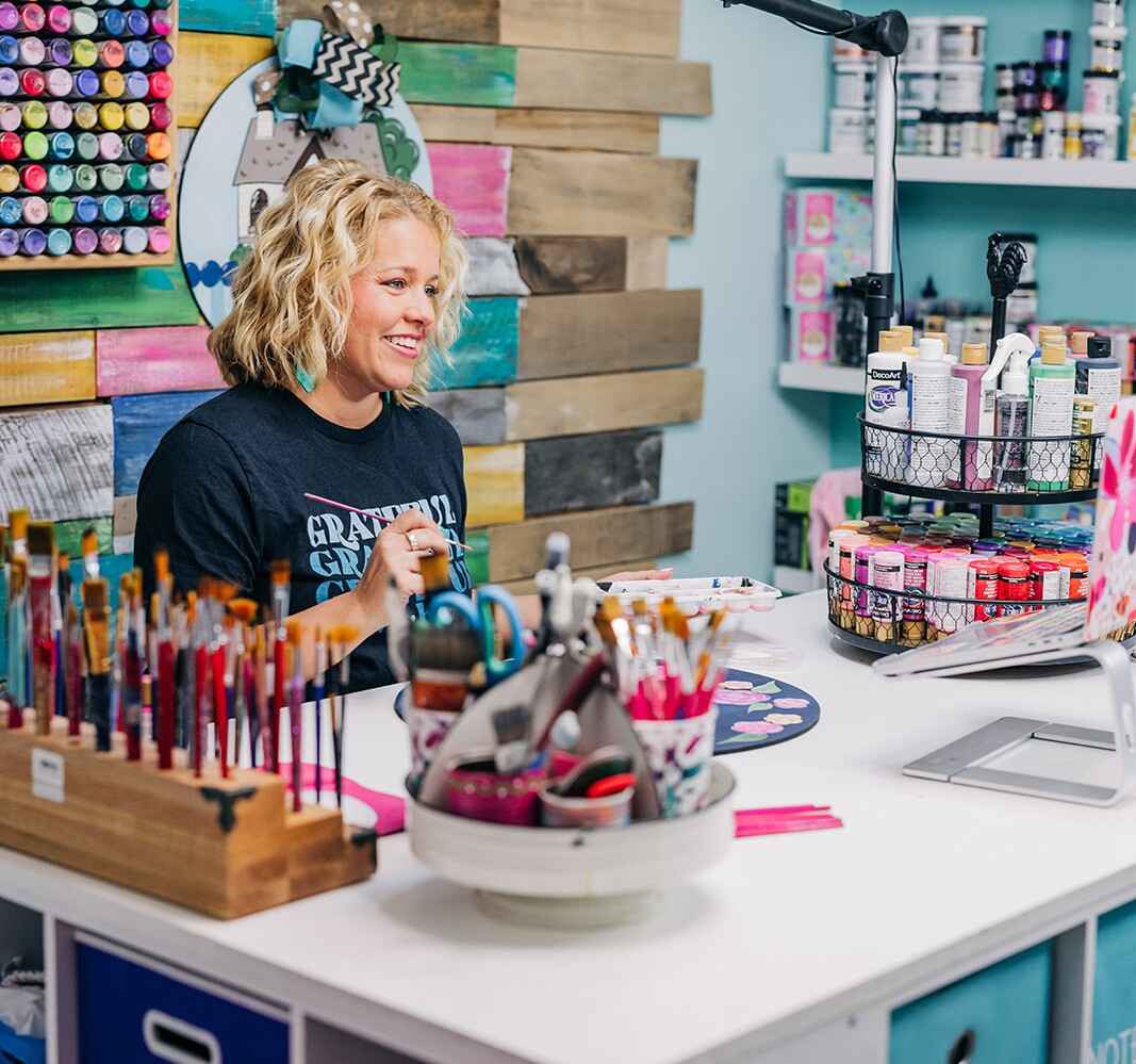 Tamara painting during a live recording