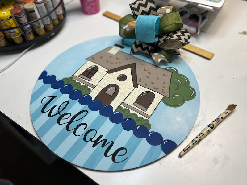 welcome-home-round Welcome home round door hanger design on crafting table
